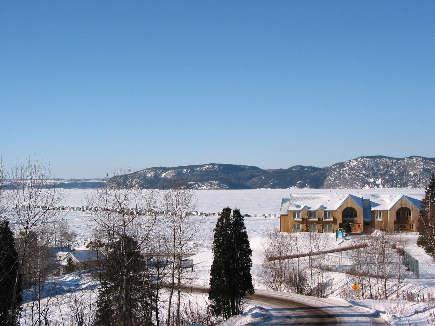 Auberge Des Battures La Baie Exterior photo